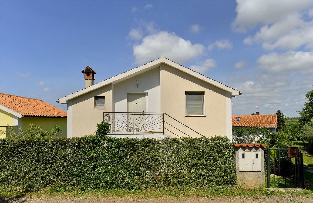 Apartment Mladen 1860 Medulin Exterior photo